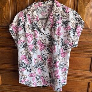 Caream Women's Leaf Print Button Down Shirt‎ - Pink and Black
